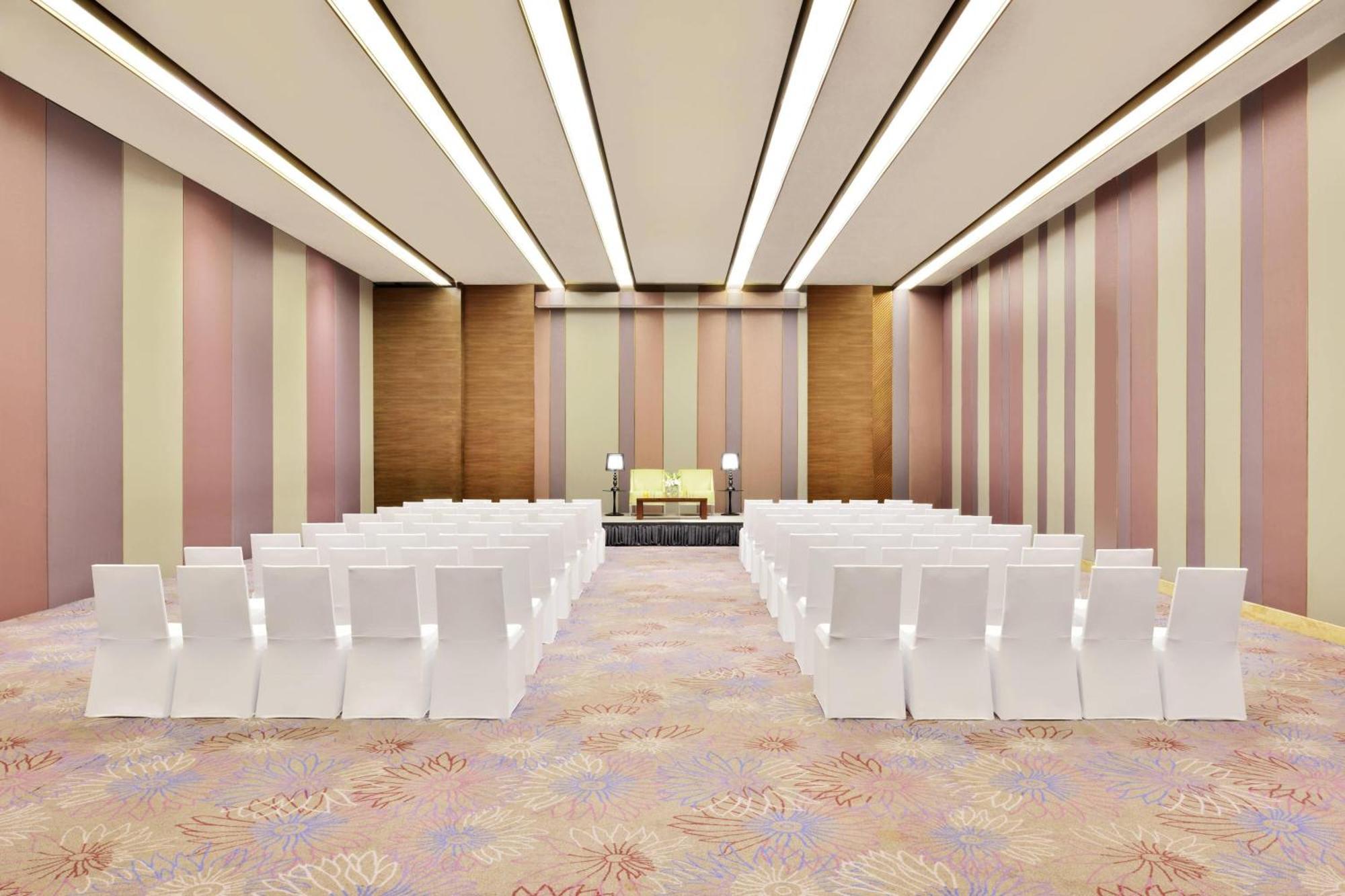 מלון Courtyard By Marriott Bengaluru Outer Ring Road מראה חיצוני תמונה